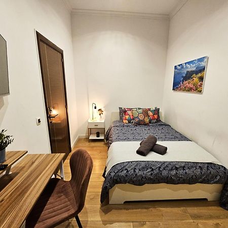 By La Rambla Rooms Barcelona Exteriör bild