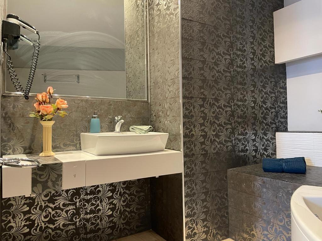 By La Rambla Rooms Barcelona Exteriör bild