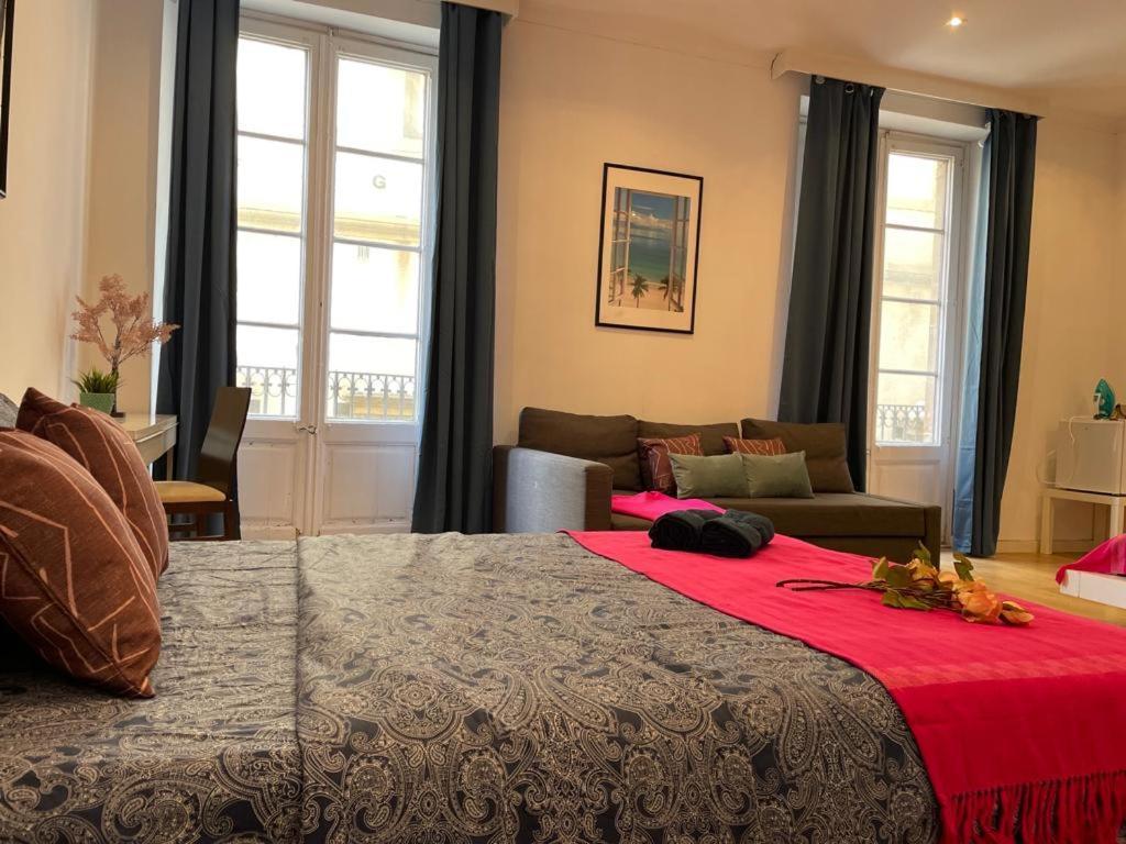 By La Rambla Rooms Barcelona Exteriör bild